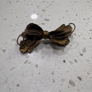 Adorable Vintage Gold Bow Brooch